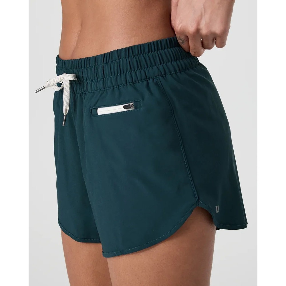 Vuori WOMEN'S CLEMENTINE 4" SHORT 2.0
in Moss